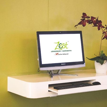 Zest Jemursari By Swiss-Belhotel International Surabaya Ngoại thất bức ảnh