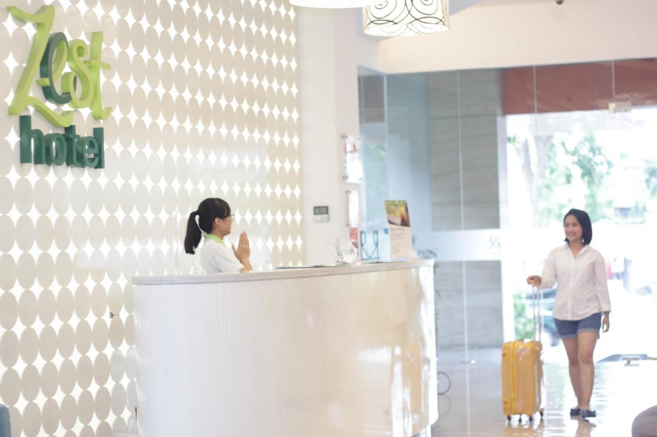 Zest Jemursari By Swiss-Belhotel International Surabaya Ngoại thất bức ảnh