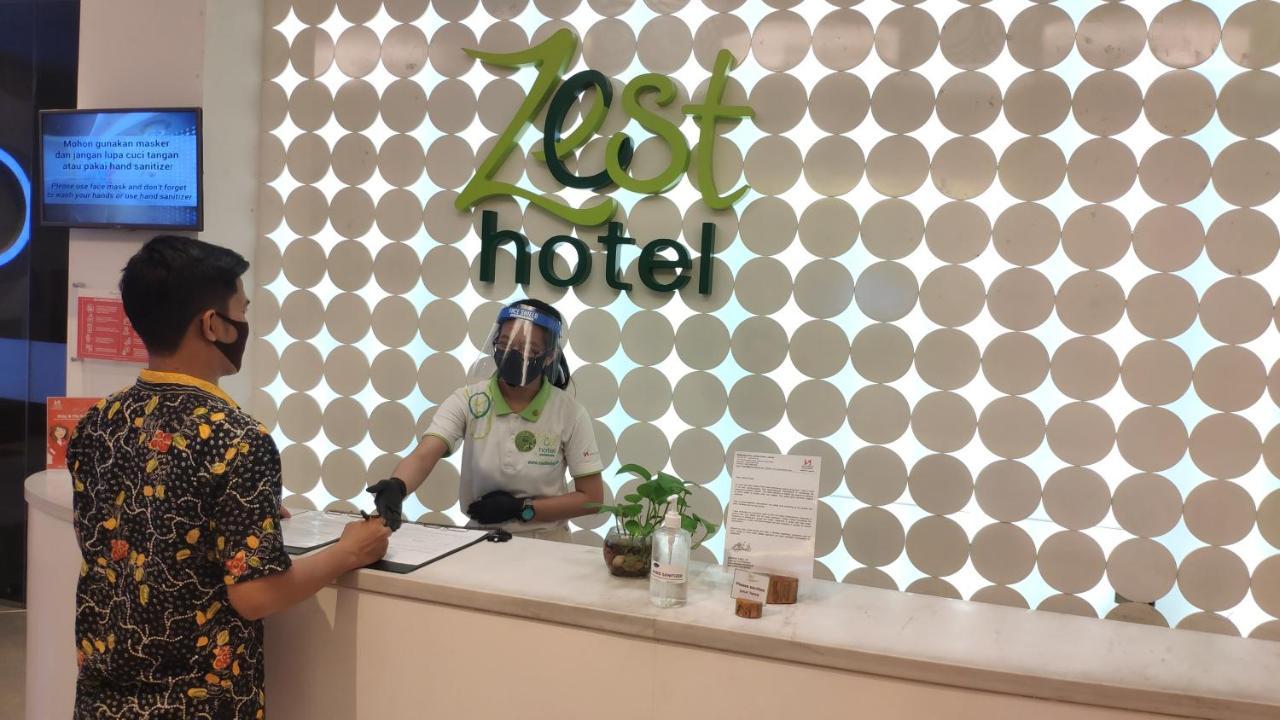 Zest Jemursari By Swiss-Belhotel International Surabaya Ngoại thất bức ảnh
