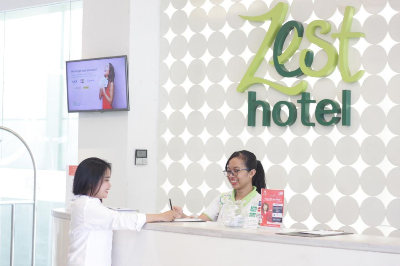 Zest Jemursari By Swiss-Belhotel International Surabaya Ngoại thất bức ảnh