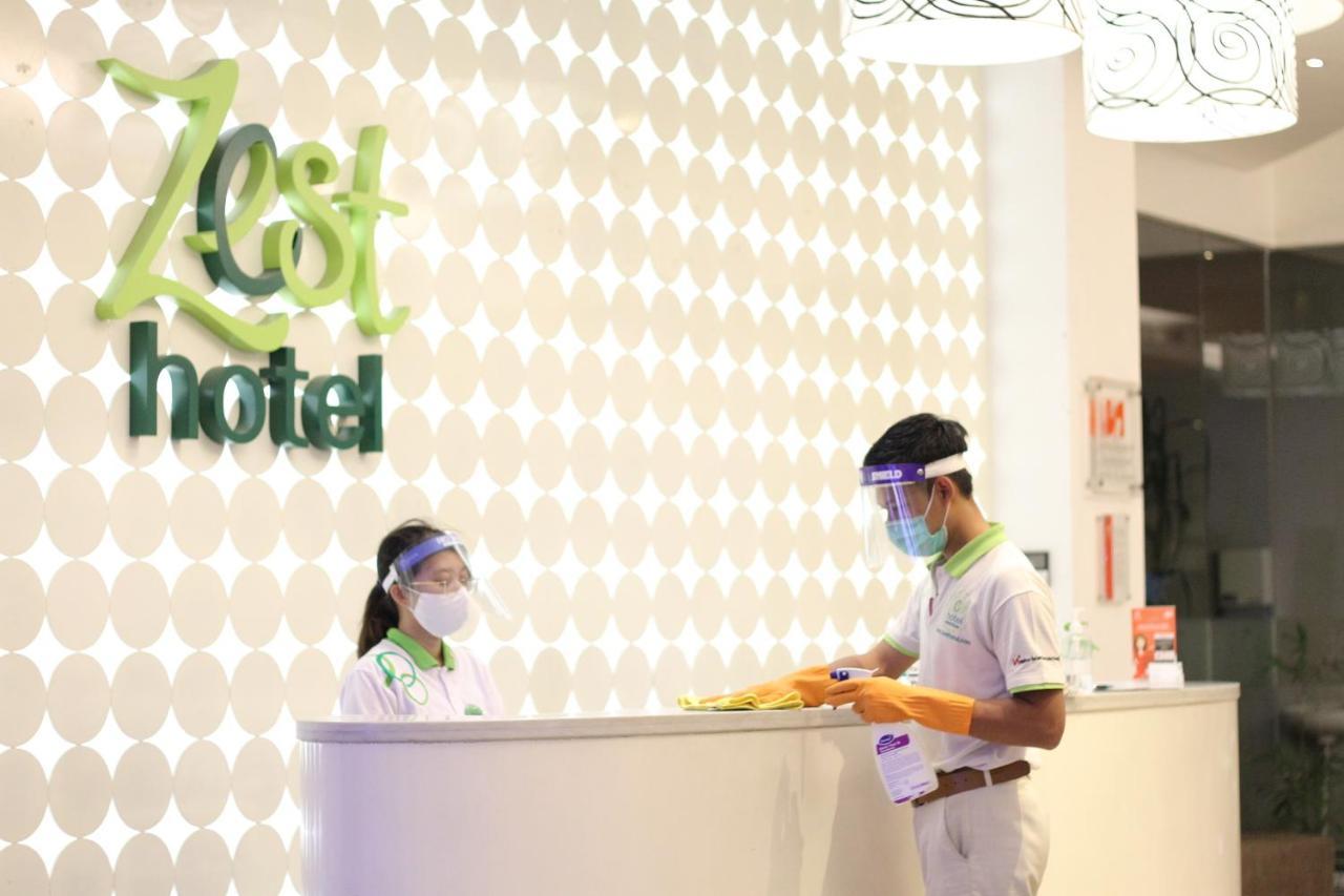 Zest Jemursari By Swiss-Belhotel International Surabaya Ngoại thất bức ảnh