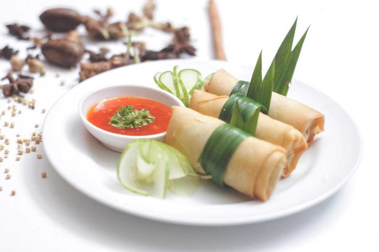 Zest Jemursari By Swiss-Belhotel International Surabaya Ngoại thất bức ảnh