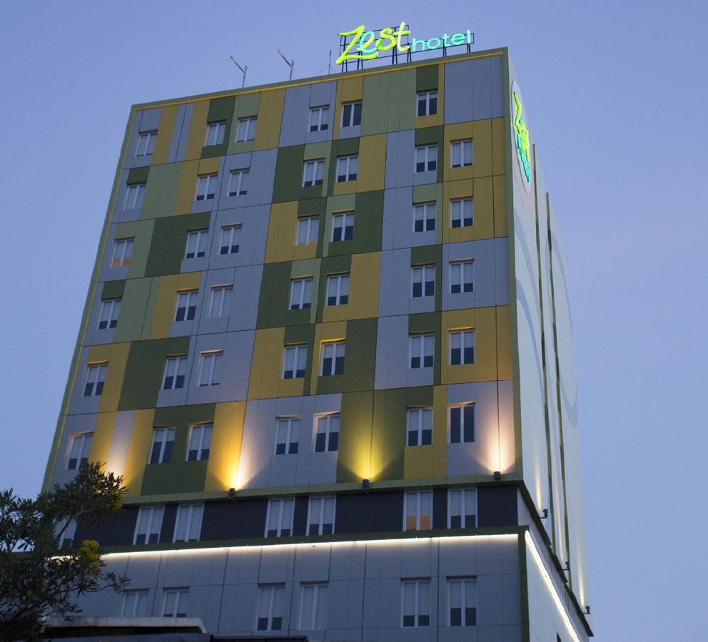 Zest Jemursari By Swiss-Belhotel International Surabaya Ngoại thất bức ảnh