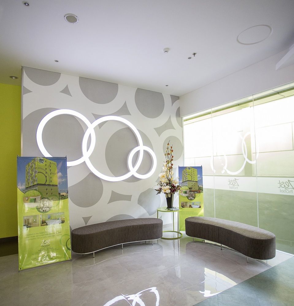 Zest Jemursari By Swiss-Belhotel International Surabaya Ngoại thất bức ảnh