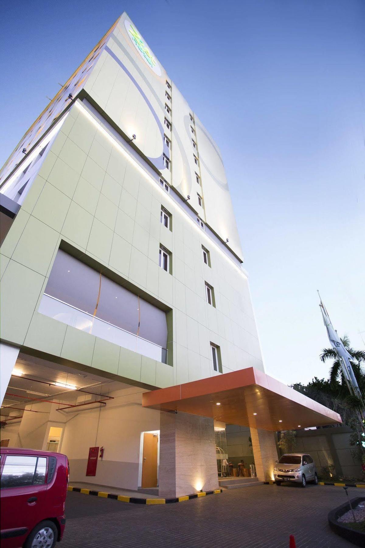Zest Jemursari By Swiss-Belhotel International Surabaya Ngoại thất bức ảnh