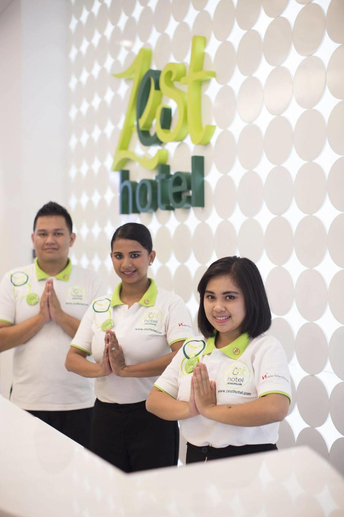 Zest Jemursari By Swiss-Belhotel International Surabaya Ngoại thất bức ảnh